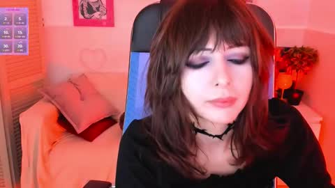 Snapshot of crystallbloom chatting on 10-14-25, 02:34 crystallbloom online show from 10-14-25, 02:34