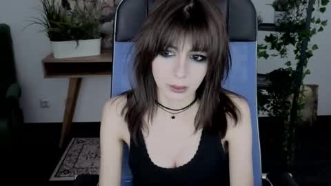 Snapshot of crystallbloom chatting on 03-02-26, 01:29 crystallbloom online show from 03-02-26, 01:29