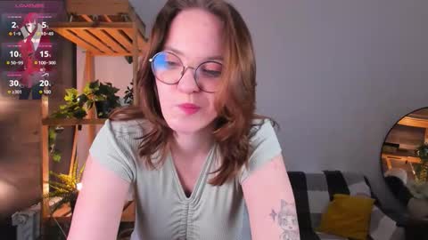 Snapshot of crystallglow chatting on 02-17-26, 09:10 Kitty online show from 02-17-26, 09:10