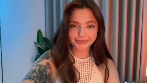 Snapshot of crystalnova_ chatting on 06-30-26, 05:19 Kristina online show from 06-30-26, 05:19