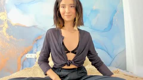 Snapshot of crystalnut chatting on 06-15-26, 03:31 Maria online show from 06-15-26, 03:31