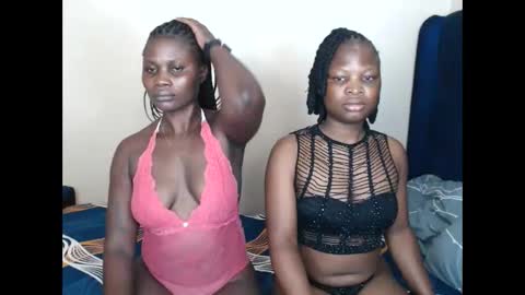 Snapshot of crystalxebony chatting on 11-18-25, 03:12 crystalxebony online show from 11-18-25, 03:12