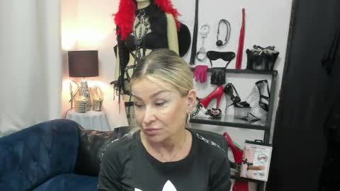 CrystalHotty online show from 05-22-26, 04:30