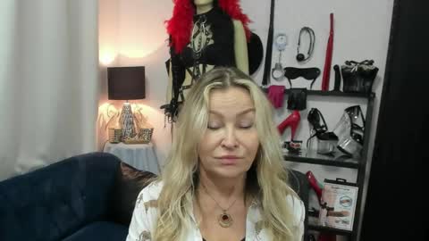 CrystalHotty online show from 06-08-26, 05:08