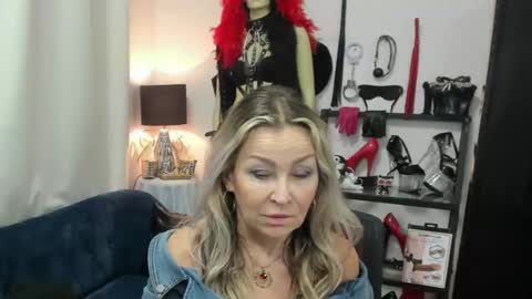CrystalHotty online show from 06-17-26, 04:26