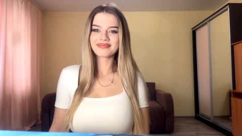 Jesi online show from 04-19-26, 07:40