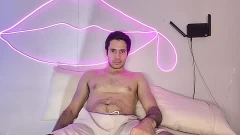 Snapshot of cshundderlick chatting on 03-08-26, 04:27 cshunderlick online show from 03-08-26, 04:27