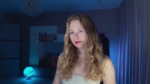 Snapshot of cuddle_kitten chatting on 12-01-25, 04:39 Alexia online show from 12-01-25, 04:39
