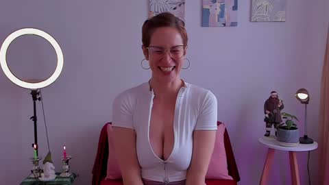 Leonela online show from 12-07-24, 06:04