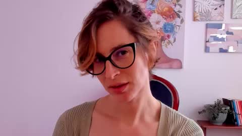 Leonela online show from 12-05-25, 05:20