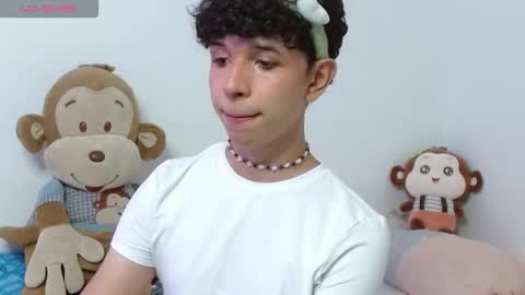 Cuddly online show from 10-22-25, 04:02