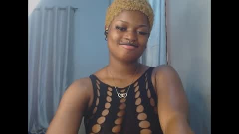 Snapshot of cum_ebony_petitxx chatting on 06-23-26, 06:44 cath online show from 06-23-26, 06:44
