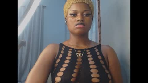Snapshot of cum_ebony_petitxx chatting on 06-24-26, 06:45 cath online show from 06-24-26, 06:45