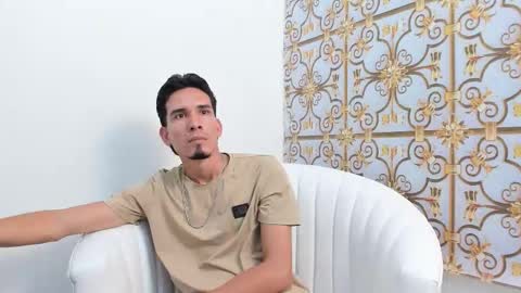 Snapshot of cum_serafin chatting on 10-28-25, 02:59 JOHN online show from 10-28-25, 02:59