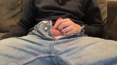 Snapshot of cumguy25 chatting on 12-15-24, 10:18 cumguy25 online show from 12-15-24, 10:18