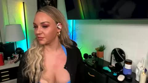 cumguzzlingskank online show from 02-23-26, 06:00