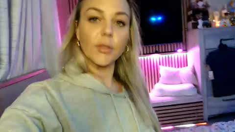 Snapshot of cumguzzlingskank chatting on 05-07-26, 04:40 cumguzzlingskank online show from 05-07-26, 04:40