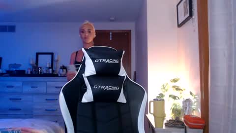 cumguzzlingskank online show from 07-12-26, 03:08