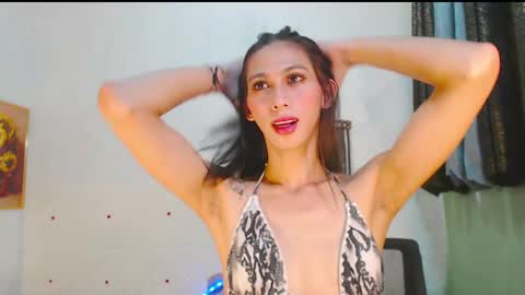 Snapshot of cumm_thiara1999 chatting on 12-06-24, 06:15 YOUR KWEEN STELLINA online show from 12-06-24, 06:15