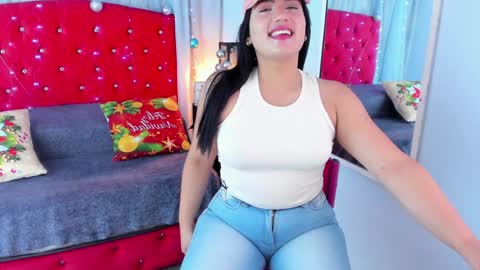 Snapshot of cumming_tiffani chatting on 12-13-24, 01:12 cumming tiffani online show from 12-13-24, 01:12