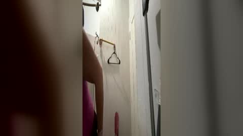Snapshot of cumnsparkle chatting on 06-21-26, 06:05 cumnsparkle online show from 06-21-26, 06:05
