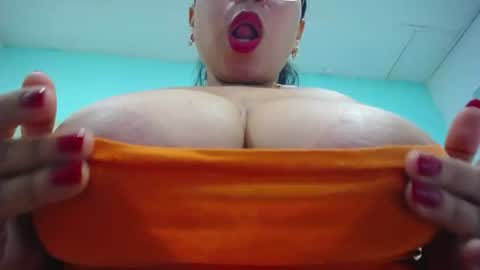 Snapshot of cumontitsxxx chatting on 07-10-26, 06:10 Cumontitsxxx online show from 07-10-26, 06:10