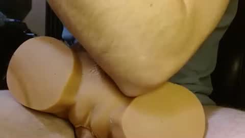 Snapshot of cumshard35 chatting on 10-31-25, 02:34 cumshard35 online show from 10-31-25, 02:34