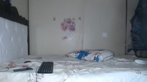 Snapshot of cumslayer19 chatting on 09-08-25, 04:39 Shiiro online show from 09-08-25, 04:39