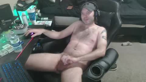 Snapshot of cumslinger2003 chatting on 12-22-25, 10:23 cumslinger2003 online show from 12-22-25, 10:23