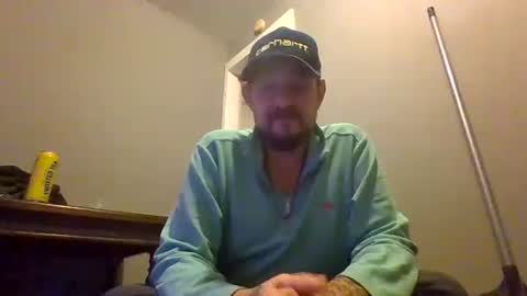 Snapshot of cuntreeboy68 chatting on 12-02-24, 06:52 Bash online show from 12-02-24, 06:52