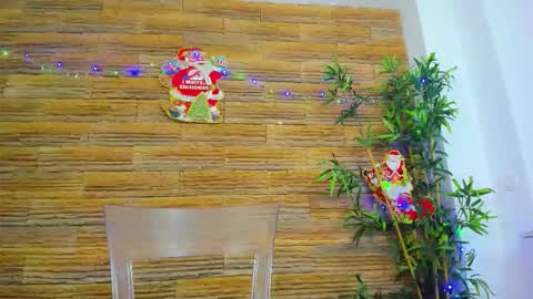 Snapshot of cupcake_izzy chatting on 12-14-25, 05:46 cupcake_izzy online show from 12-14-25, 05:46