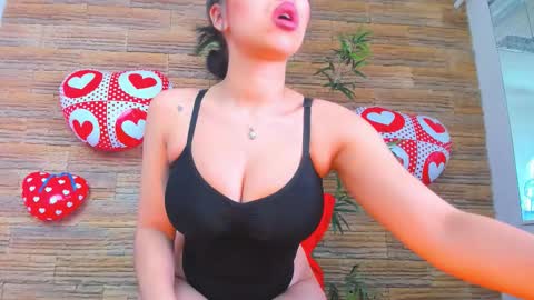 Snapshot of cupcake_izzy chatting on 02-17-26, 05:26 cupcake_izzy online show from 02-17-26, 05:26