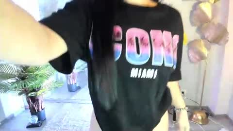 cupcake_izzy online show from 06-21-26, 06:21
