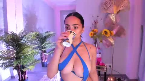 cupcake_izzy online show from 06-26-26, 07:51