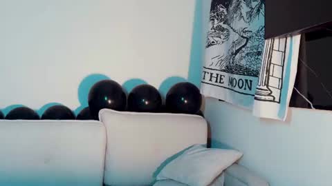 Snapshot of cupcakesoul chatting on 07-19-26, 04:44 cupcakesoul online show from 07-19-26, 04:44