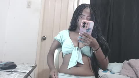 dominic and julieta... independent models online show from 05-01-26, 10:42