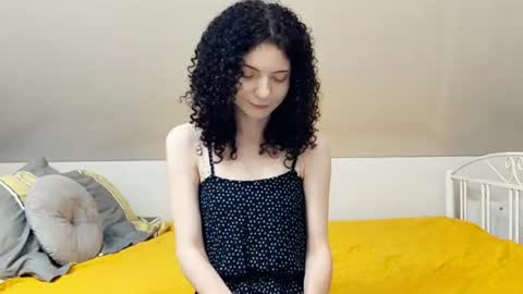 Snapshot of curlixiee chatting on 07-04-26, 11:44 Kira online show from 07-04-26, 11:44