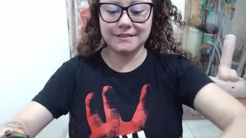 Vannesa online show from 12-17-25, 08:48