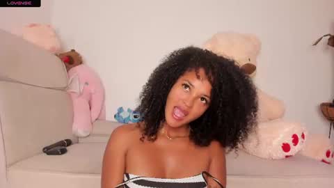 Snapshot of curly_sweett chatting on 07-28-26, 03:21 Curly - OF- CURLY SWEETT online show from 07-28-26, 03:21