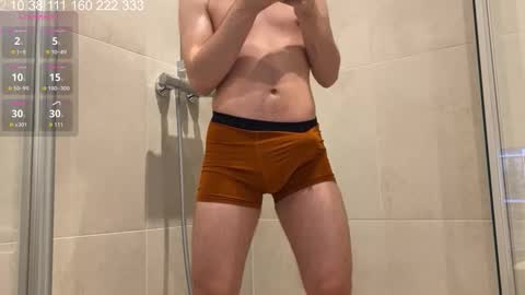 Snapshot of curlyboyy_ chatting on 10-30-25, 09:15 Mike pvt is open online show from 10-30-25, 09:15