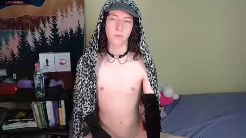 Noah online show from 12-19-24, 04:02