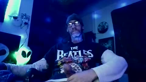 Snapshot of curtisbaldwin805 chatting on 12-14-25, 02:11 Curtisdow420 online show from 12-14-25, 02:11