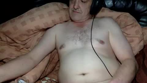 curvelover1977 online show from 11-20-25, 04:01