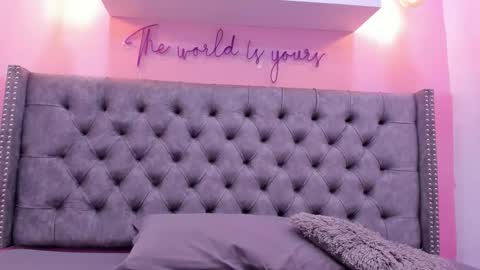 Snapshot of curvy_bigass18 chatting on 02-08-26, 07:06 curvy_bigass18 online show from 02-08-26, 07:06