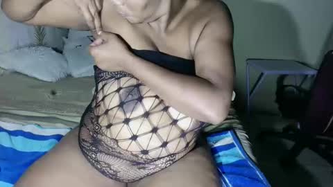 Snapshot of curvybae45 chatting on 02-25-26, 08:40 curvybae45 online show from 02-25-26, 08:40