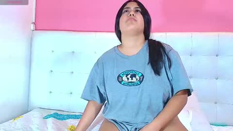 Snapshot of curvybuffgirl chatting on 02-25-25, 09:42 Michel online show from 02-25-25, 09:42