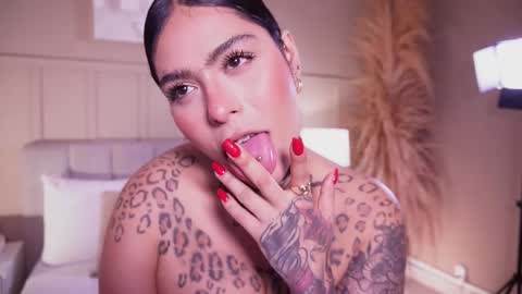 Snapshot of curvyliciouss chatting on 03-08-26, 05:06 Samantha online show from 03-08-26, 05:06