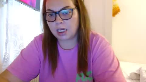 Snapshot of curvymomylore chatting on 05-19-26, 10:21 Lore online show from 05-19-26, 10:21