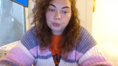 Snapshot of curvymomylore chatting on 06-04-26, 07:36 Lore online show from 06-04-26, 07:36
