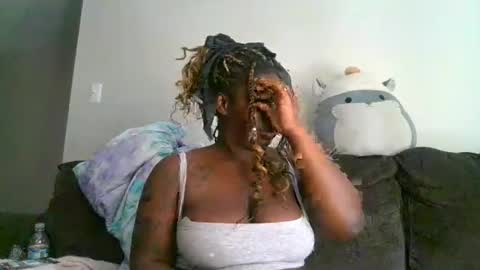 Snapshot of curvyychocolate chatting on 12-27-24, 06:53 curvyychocolate online show from 12-27-24, 06:53